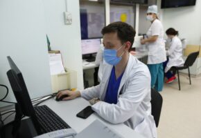 Поликлиники Кубани будут работать без выходных в новогодние праздники