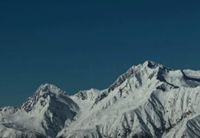 В Сочи усилен шторм и объявлена лавиноопасность в горах