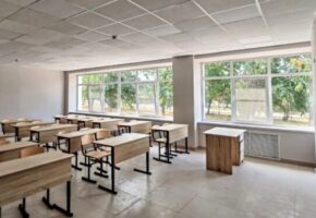 Занятия в школах отменили в Новороссийске до снятия угрозы БПЛА