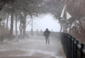 Сильный ветер и мороз до -9°C прогнозируют на Черноморском побережье