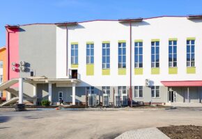 Новая школа на 1,1 тыс. мест осенью откроет двери для учеников в Сочи