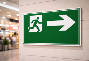 Посетителей «Красной площади» эвакуировали после сигнала о бомбе в Новороссийске