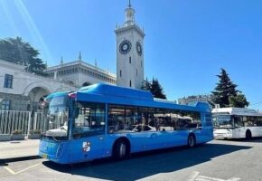 Движение транспорта ограничат в Центральном районе Сочи из-за ремонта водовода