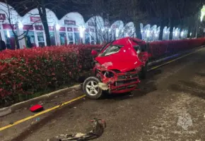 Спасатели деблокировали погибшего после ДТП в Адлере