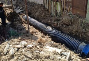 В центре Сочи обновляют ливневку у ручья Верещагинский