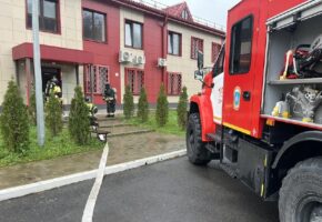 Учения по тушению пожара провели сотрудники Росгвардии и МЧС в Сочи