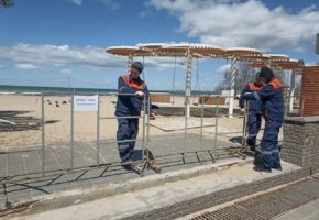 Центральный пляж Анапы закрыли для отсыпки нового слоя песка