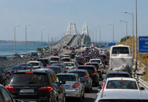 Крымский мост закрыли 30 апреля и вызвали задержки поездов