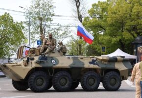 Торжественный марш ко Дню Победы провели в Сочи