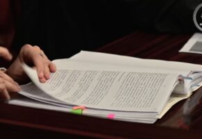 Лжесотрудник администрации обманул жителей Сочи на 30 млн рублей