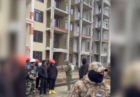 На стройке в Анапе выявили более 30 иностранных рабочих с нарушениями