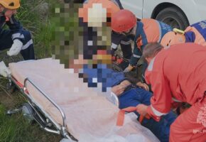 Мопедист сорвался в овраг и получил травму позвоночника в Сочи