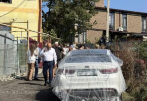 Власти выделят средства на ремонт поврежденных машин в Геленджике