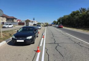 Водитель Ford Focus сбил несовершеннолетнюю на переходе в Анапе