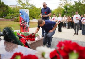 Власти объявили траур по погибшим при атаке беспилотников в Новороссийске