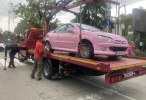 28 автомобилей эвакуировали за неправильную парковку в Сочи