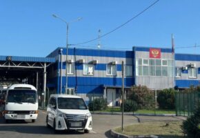 Более 8 млн человек пересекли российско-абхазскую границу через Адлер